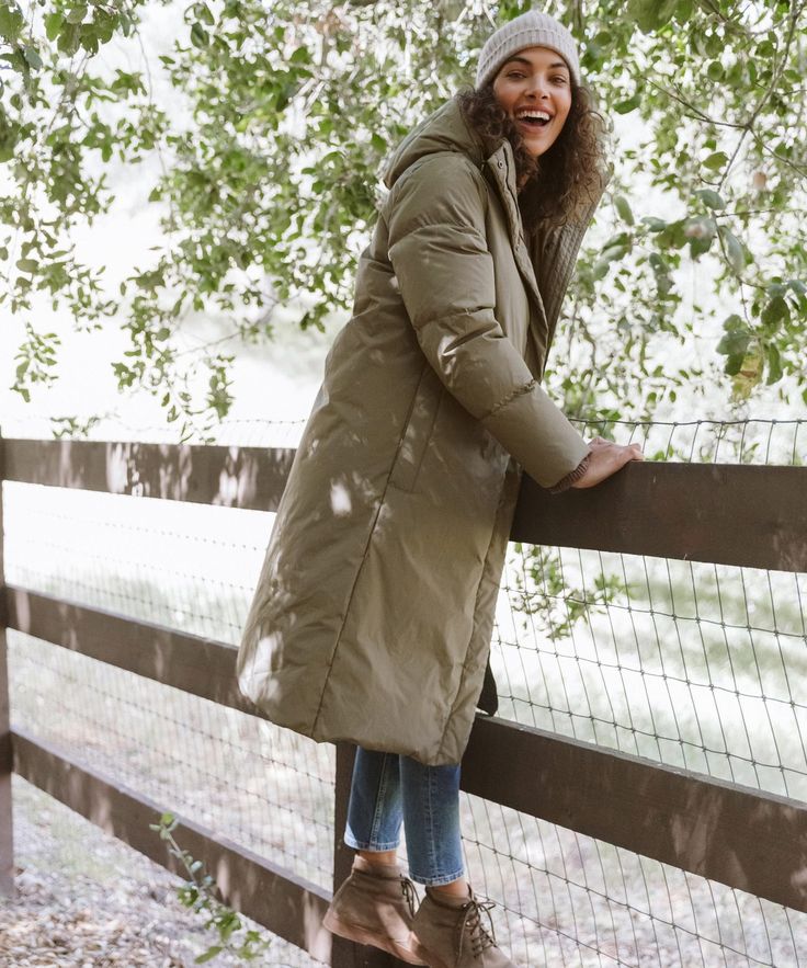 Jenni Kayne Long Puffer Jacket Sage Winter Wedding Attire, Mint Green Jacket, October Fashion, Long Puffer Jacket, Long Puffer Coat, Blue Puffer, Jenni Kayne, Long Puffer, Sleek Look