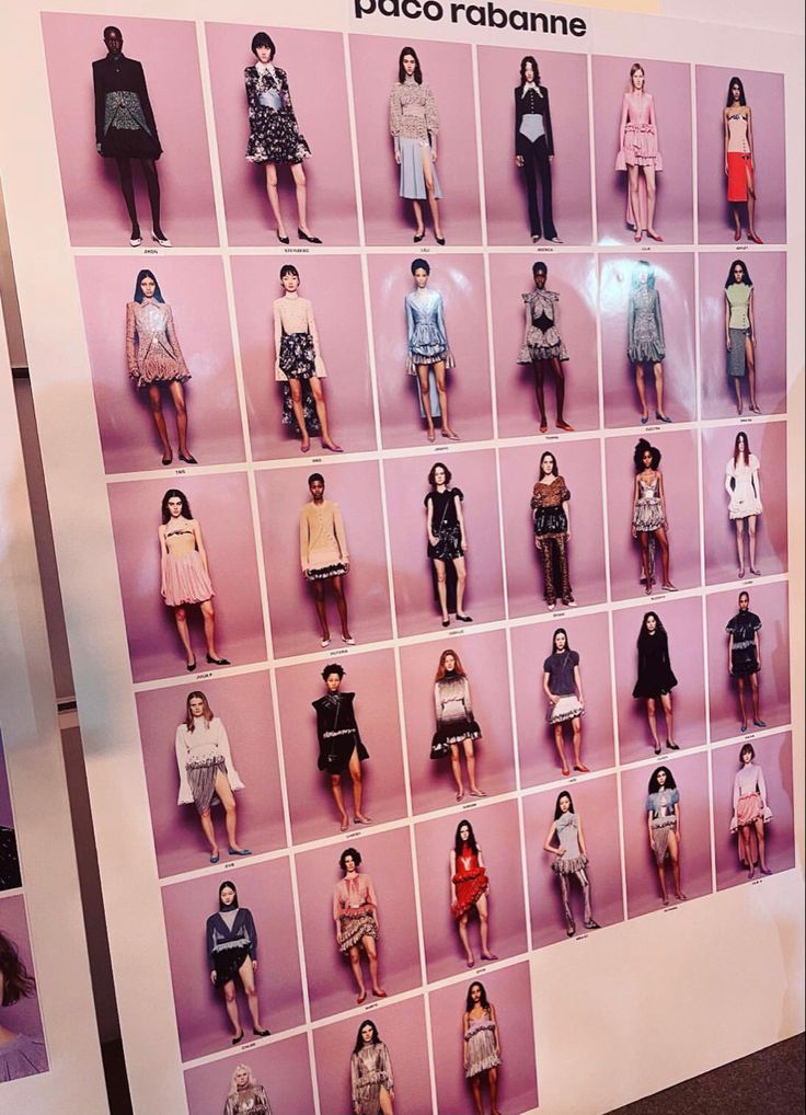 there are many dolls displayed on the wall