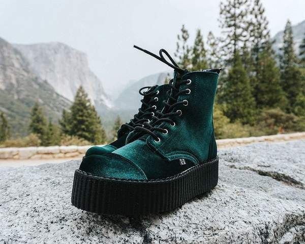 Green Velvet 7-Eye Viva Mondo Boot Creeper Boots, Emerald Green Velvet, Pointed Boots, Creepers Shoes, Punk Boots, Velvet Boots, On Clouds, Walking On Clouds, Buckle Boots