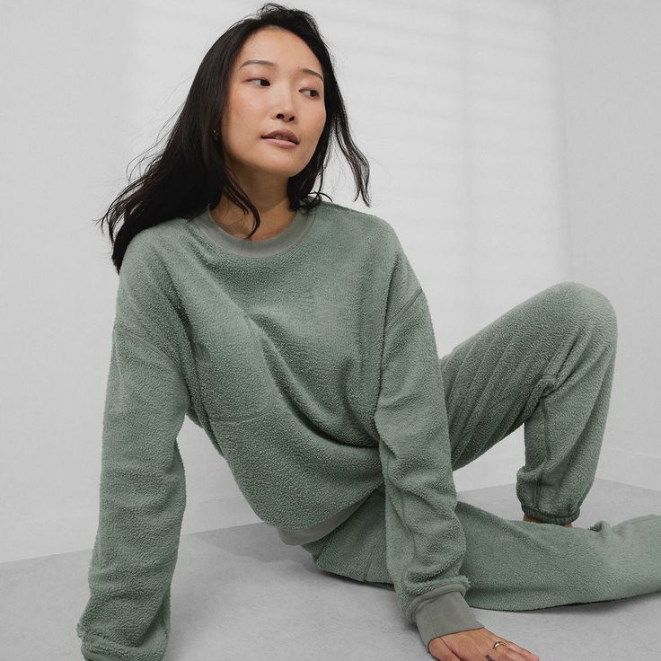 Sweats have officially evolved (consider it natural selection). An innovative blend of breathable cotton and Washable Silk, this isn’t your average sweatsuit. We designed our Silksweats™ to be effortlessly oversized, giving you equal parts style and comfort. An interior of luxuriously cozy sherpa back, it’s 100% reversible for a two-in-one look. Match it with the Silksweats™ Reversible Jogger for a complete ‘fit. Natural Selection, Sweat Set, Sleep Set, Short Leggings, Cotton Silk, Trinidad And Tobago, Brunei, Sweater Top, Jumpsuit Romper