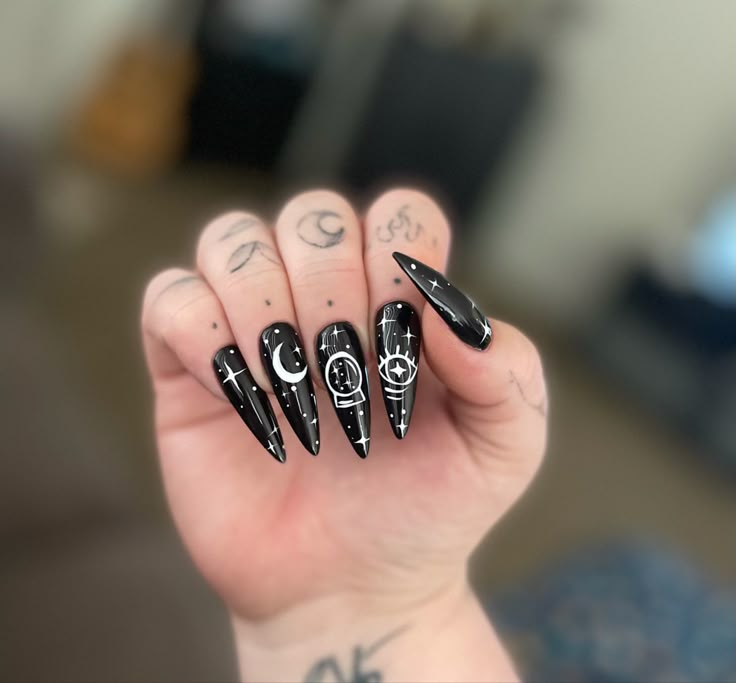 White Witch Nails, Crystal Ball Nail Art, Black Magic Nails, Witchy Nails Black, Crystal Ball Nails, Moon And Star Nail Designs, Moon Phase Nails, Witchy Nails Almond, Witch Nails Designs