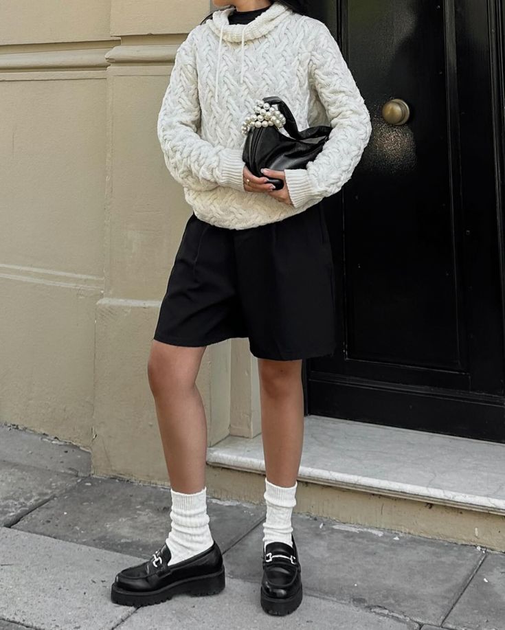 Black leather bag with pearl accents, styled against a minimalist background. Black Loafers Outfit Casual, Loafers Outfit, Shorts Outfits Women, Chunky Loafers, Black Slacks, Trendy Outfit, Cozy Knit, Urban Style, Outfit Inspo Fall