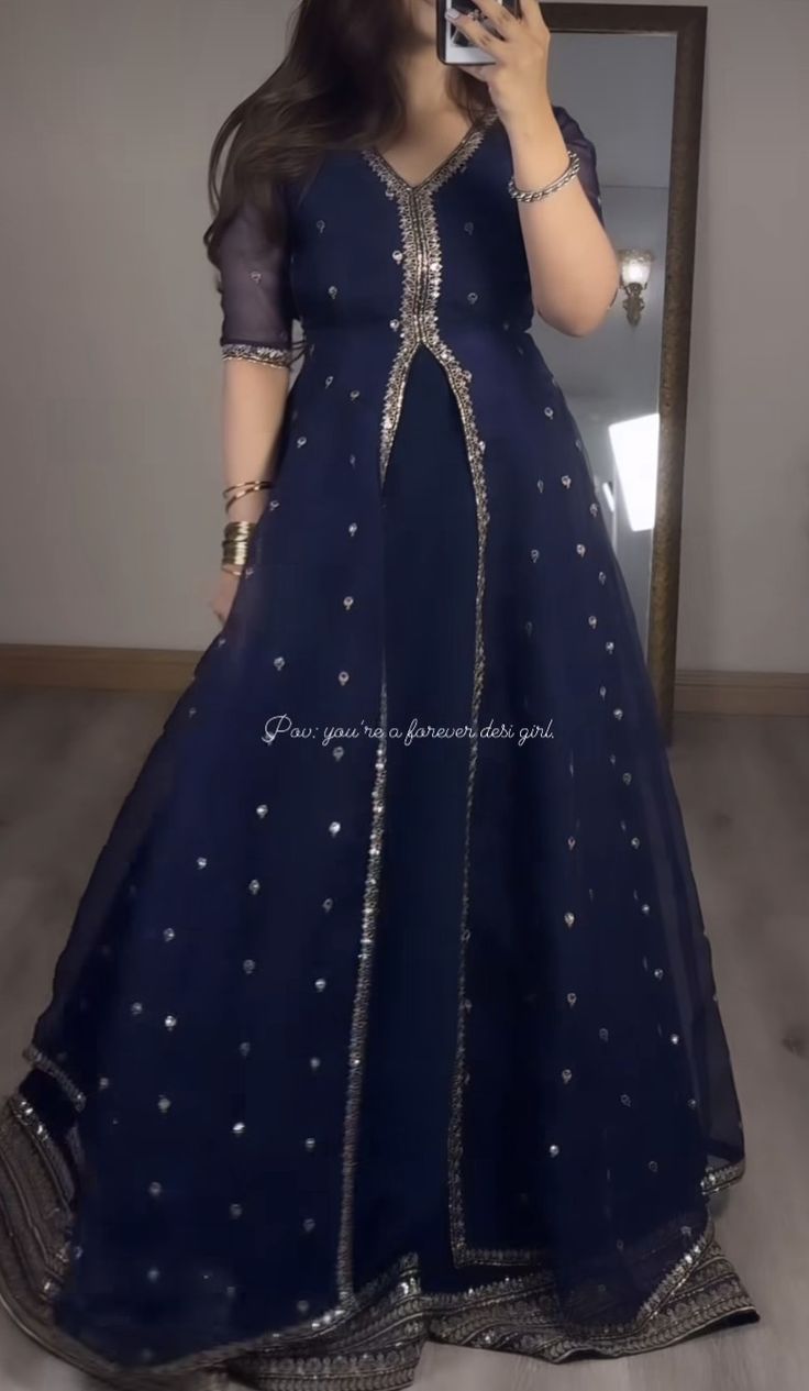 Desi Frock Style, Walima Dresses Pakistani For Sisters Simple, Walima Dresses Pakistani For Sisters, Sister Wedding Dress Indian, Wedding Outfits Indian Sisters, Roka Ceremony Outfits, Dress Style Pakistani, Wedding Guest Outfit Indian, Walima Dresses Pakistani