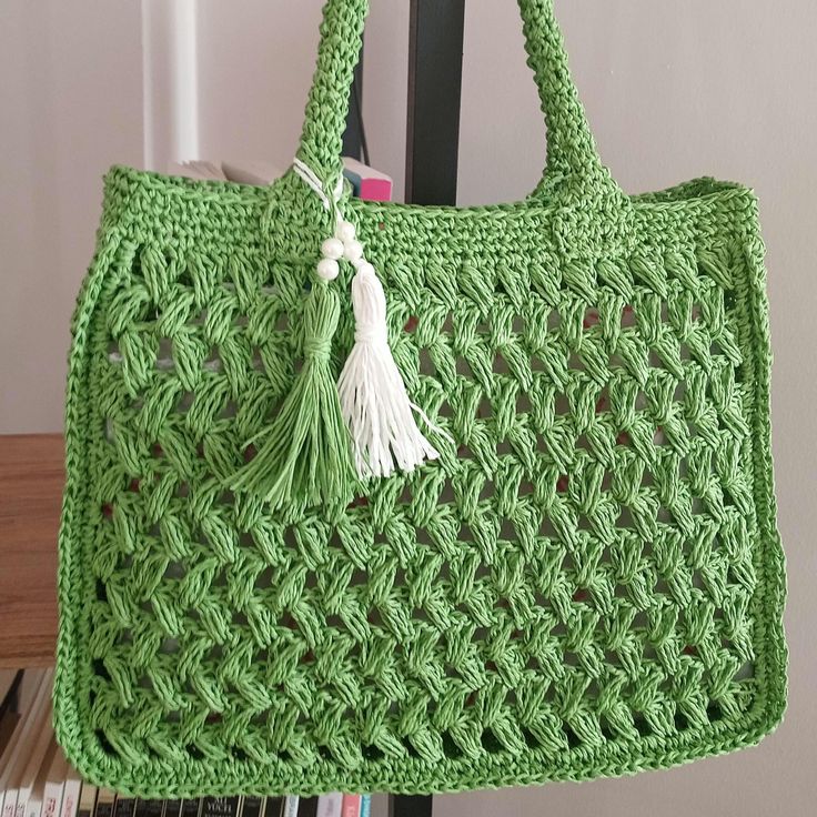 A model suitable for use in every situation. Handmade bag with natural materials. Width: 30cm Length: 25cm Natural Square Shoulder Bag With Top Carry Handle, Green Hobo Bag With Braided Handles For Everyday, Natural Square Shoulder Bag With Handles, Green Shoulder Bag With Top Carry Handle For Vacation, Square Natural Color Shoulder Bag, Natural Crochet Beach Bag With Top Carry Handle, Natural Square Bag With Braided Handles, Natural Crochet Bag With Top Carry Handle For Beach, Rectangular Natural Hobo Bag With Top Carry Handle