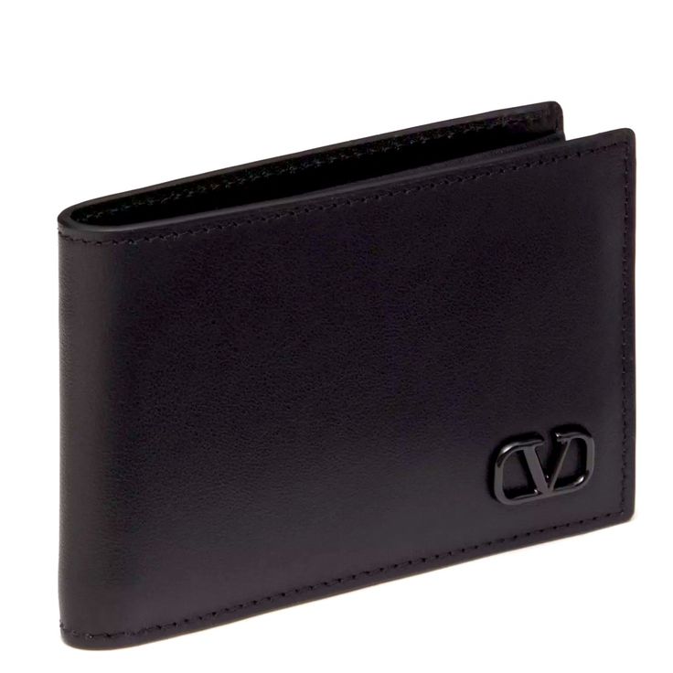 This Valentino Garavani Wallet Is A Must-Have For Anyone Looking To Add A Touch Of Sophistication To Their Style. The Black Color Is Perfect For Any Outfit, And The Unisex Design Makes It Versatile For Anyone To Use. With Its High-Quality Construction And Attention To Detail, You Can Be Confident That This Wallet Will Last You For Years To Come. Whether You're Buying It For Yourself Or As A Gift For A Loved One, This Wallet Is Sure To Impress. And Remember, With Its New-In-Bag Condition And Tags Valentino Wallet, Leather Luggage Tags, Card Case Wallet, Be Confident, Leather Card Case, Accessories Brand, Valentino Rockstud, Leather Luggage, Studded Leather