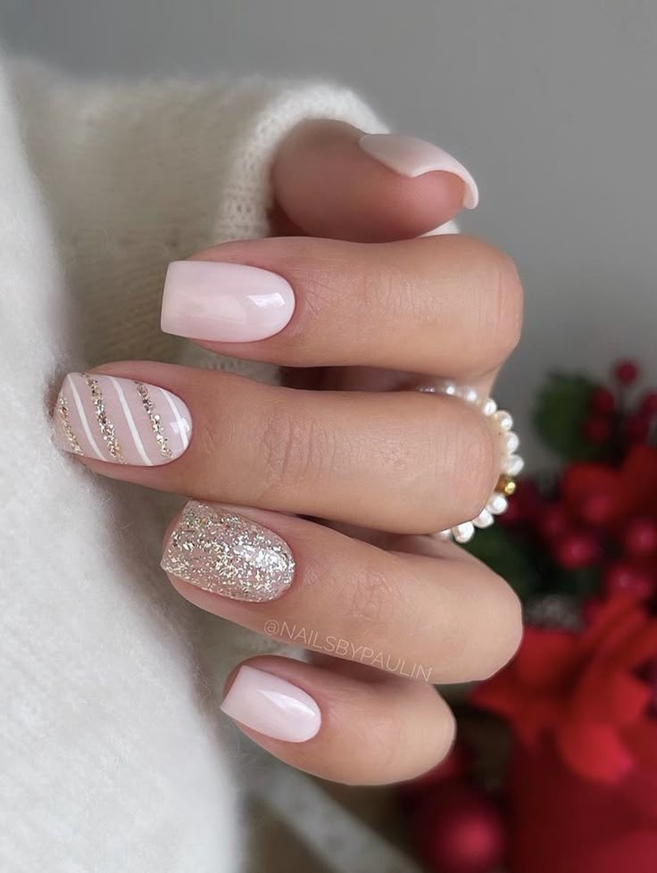 Pink Glitter Nails, Short Gel Nails, January Nails, Simple Gel Nails, Cute Gel Nails, Short Acrylic Nails Designs, New Year's Nails, Xmas Nails, Classy Nails