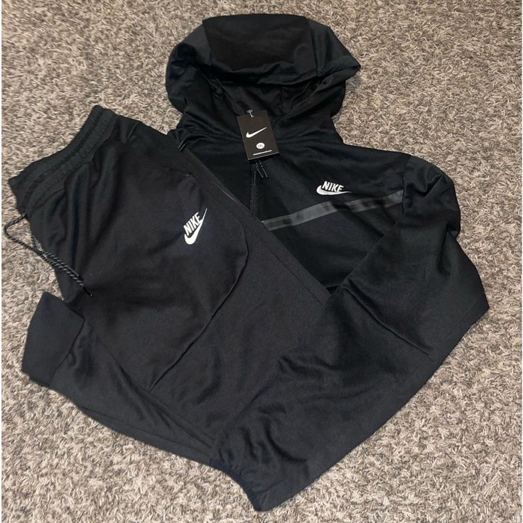 Brand New, 2xl & Medium, Black (No Personal Messages Will Be Sent, Everything Will Be Handled Through Poshmark) Nike Clothes Mens, Nike Clothes, Editing Tricks, Swag Men, Photo Editing Tricks, Nike Tech, Mens Casual, Mens Casual Outfits, Nike Outfits