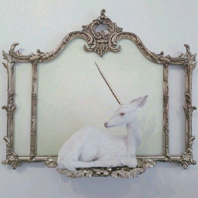 Taxidermy Art, White Deer, Vulture Culture, Bone Art, Gothic House, Sculpture Installation, Taxidermy, Art Fair, Dark Art