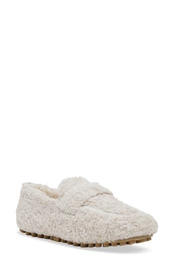 Fuzzy faux-shearling amplifies the easy comfort of this loafer-inspired take on a slipper that's an around-the-house necessity. 1" heel Synthetic faux-shearling upper and lining/synthetic sole Imported Steve Madden Flats, Shearling Slippers, Designer Slippers, Platform Slippers, Designer Clothes For Men, Modern Outfits, Autumn Fashion Women, Athletic Women, Womens Slippers