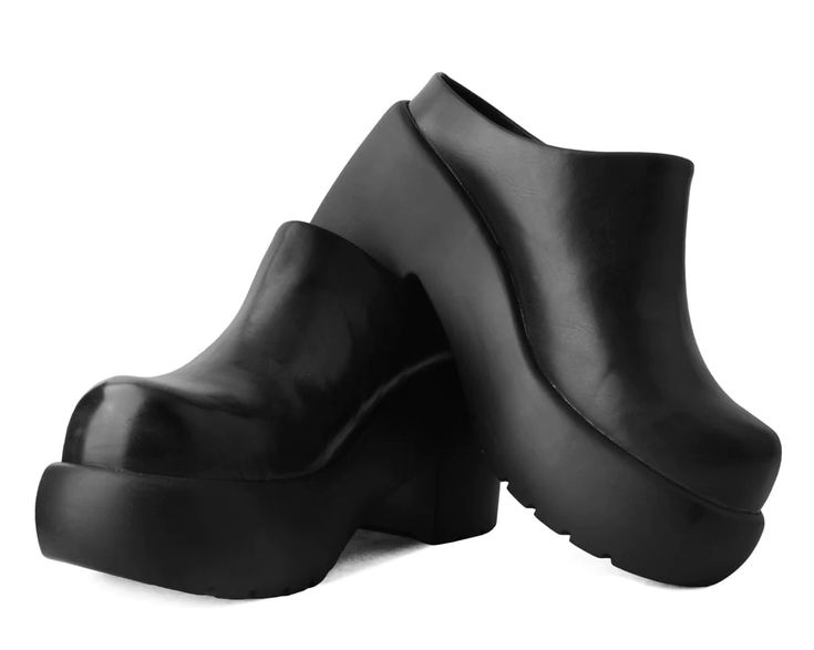 Black Burnished Anarchic Bubble Clog Closet Addition, Clog Style, Shoe Wishlist, Clogs Style, Girly Shoes, Shoes Outlet, Crazy Shoes, Pretty Shoes, Shoe Store