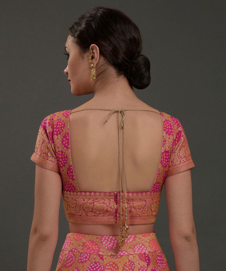 Blouse Designs Back Neck, Bandhej Lehenga, Saree Blouse Back, Lehenga Outfit, Brocade Blouse Designs, Pink Blouse Designs, Blouse Back Neck, Blouse Designs High Neck, Blouse Designs Catalogue