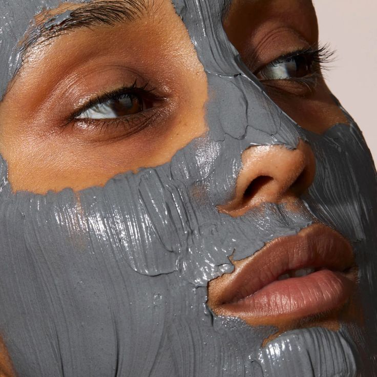 Cleanse and revive your skin with Omorovicza's Ultramoor Mud Mask, a detoxifying face mask that works to purify, energise and define your facial contours.Harnessing a range of anti-ageing benefits, the clay mask with Hungarian Moor Mud and Hectorite clay expertly energises, hydrates and protects your skin, penetrating deep down to visibly lift and brighten your skin. Rich in antioxidants the mask utilises a patented Hydro Mineral Transference™ delivery system to leave skin feeling firmer, and its anti-ageing properties help plump out fine lines and tighten collagen fibres to create an immediate lifting effect. Dead skin cells are eliminated to reveal a brighter, smoother, more refined complexion. - K.N.Suitable for dry, oily or combination skin. Omorovicza Skincare, Detoxifying Face Mask, Collagen Fibers, Face Tips, Anti Aging Mask, Blue Face Mask, Sage Oil, Cleansing Mask, Face Wrinkles