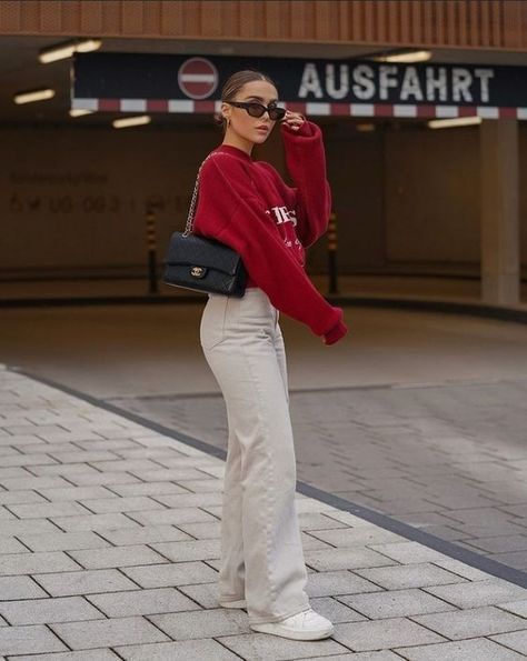 Aesthetic Red Outfits, Beige Wide Leg Jeans, Red Sweatshirt Outfit, White Jeans Outfit Winter, Red Top Outfit, Red And White Outfits, White Jeans Winter, White Pants Outfit, Red Outfits