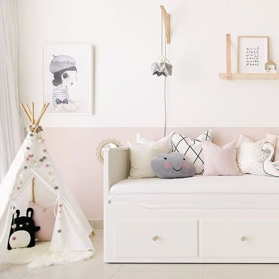 Ikea HEMNES day bed Ikea Hemnes Daybed, Hemnes Day Bed, Cama Ikea, Ikea Hemnes, Pretty Bedroom, Cute Bedroom Decor, Toddler Bedrooms, Dreamy Room