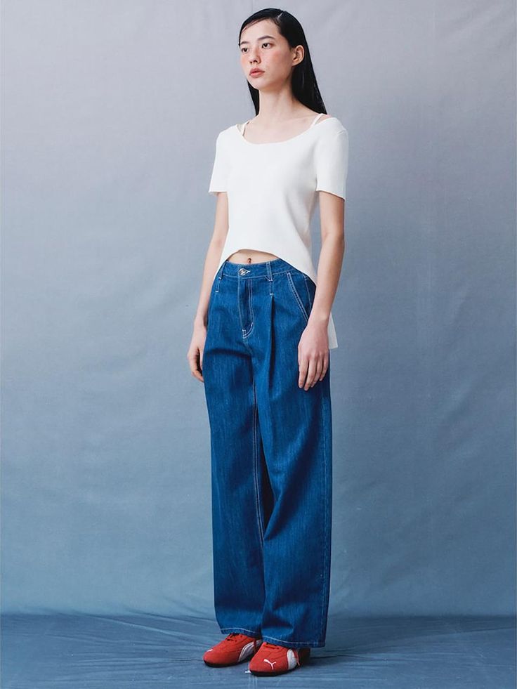 This product takes a fresh approach to denim with a semi-wide leg that captures a blend of classic style and modern comfort. The design provides a versatile foundation for a variety of looks, from casual days out to more polished ensembles. With a focus on ease of wear, these pants feature a comfortable cut that doesn't sacrifice on style. - The semi-wide leg silhouette offers a contemporary twist on the traditional denim look.- Constructed for comfort, these pants come with a relaxed fit through the hips and thighs.- They feature classic denim detailing such as contrast stitching and a five-pocket design.- Designed to be a staple in any wardrobe, they pair well with both fitted tops for contrast or oversized sweaters for a cozy vibe. Modern Relaxed Fit Jeans, Modern Cropped Leg Pants For Everyday, Modern Cotton Flare Jeans, Modern Cropped Pants For Everyday, Modern Relaxed Fit Cropped Leg Flare Jeans, Spring Classic Jeans With Loosely Fitted Hips, Classic Spring Jeans With Loose Fit, Classic Jeans With Loosely Fitted Hips For Spring, Modern Relaxed Fit Flare Jeans For Summer