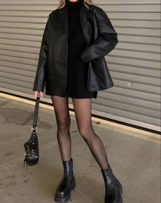 Leather Jacket Fall Aesthetic, Leather Jacket Nye Outfit, Leather Jacket Blazer Outfits Women, Leather Jacket Long Outfit, 90s Black Leather Jacket, Oversize Black Leather Jacket Outfit, Curve Going Out Outfits, Over Size Leather Jacket Outfit, Fall Outfits Party Night