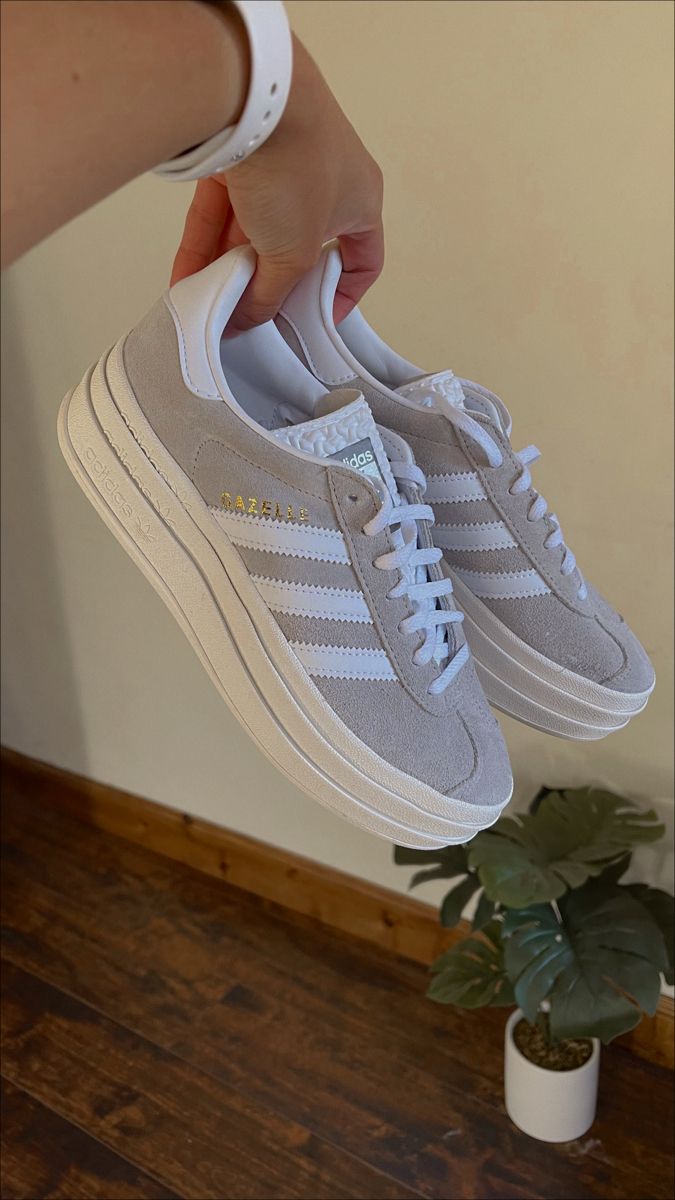 Adidas Shoes Gazelle, Adidas Gazelle Grey, Adidas Gazelle Outfit, Adidas Gazelle Women, Platform Outfit, Gazelle Bold, Trendy Shoes Sneakers, Preppy Shoes, Shoe Wishlist