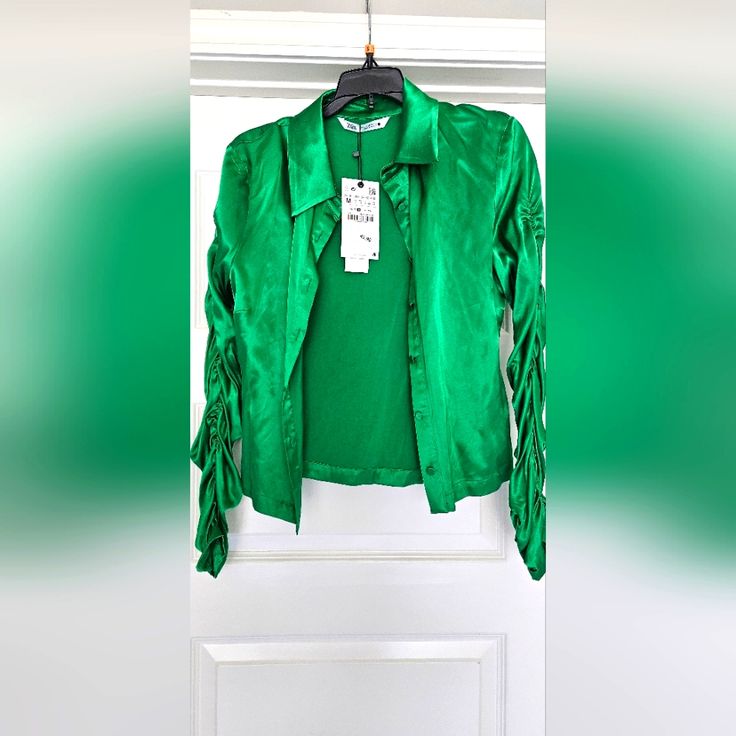 Zara Shirt Green Casual Spring Party Shirt, Green Zara Shirt For Spring, Zara Green Shirt For Spring, Green Button-up Party Shirt, Zara Long Sleeve Shirt For Spring, Fitted Green Blouse By Zara, Zara Green Long Sleeve Shirt, Zara Green Tops For Spring, Zara Summer Party Shirt