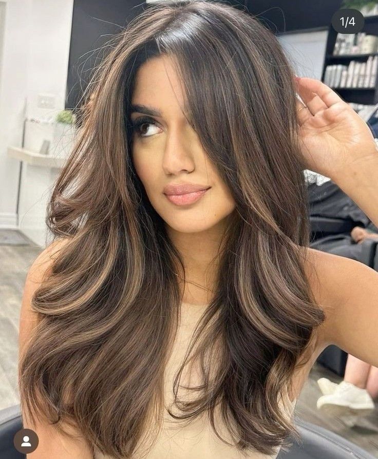 Spanish Hair Color, Becky G Hair Color, Hair Color With Pale Skin, Balayage On Indian Skin, Hair Color Ideas For Latinas Brown Eyes, Highlights For Latinas, Hair Color Ideas For Brunettes With Money Pieces, Hair Color For Latinas Skin, Mexican Hair Color Ideas