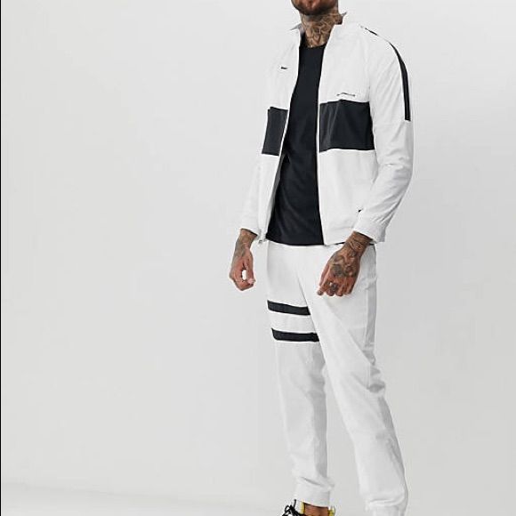 New With Tags Nike Fc Track Suit Sporty White Tracksuit For Sports, White Sporty Tracksuit For Sports, White Athleisure Tracksuit For Sports, Casual White Tracksuit For Sports, Sporty White Tracksuit For Streetwear, White Sporty Tracksuit For Streetwear, White Cotton Tracksuit For Sports, White Athleisure Tracksuit, White Fitted Casual Tracksuit