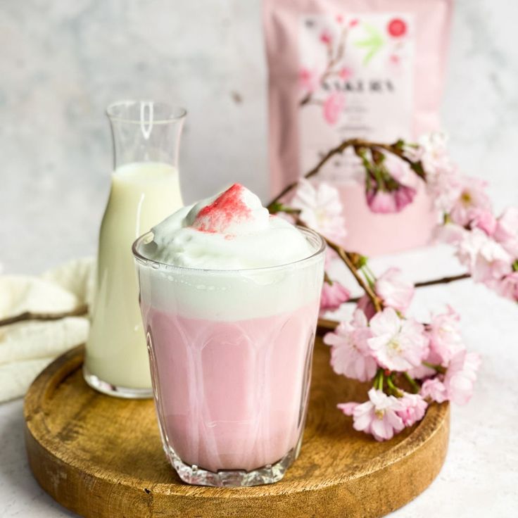 Sakura Latte - Matcha Oishii Sakura Recipes, Cherry Blossom Drink, Sakura Drink, Japan Drinks, Sakura Latte, Refresher Drinks, Bunny Eyes, Tea Popsicles, Caffeine Free Drinks