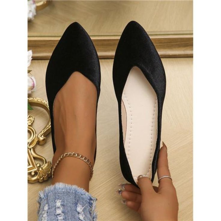 -Item Id 43092066 -Style: Elegant -Pattern Type: Plain, Plants -Toe: Point Toe -Color: Black -Size Fit: One Size Smaller -Upper Material: Fabric -Lining Material: Pu Leather -Insole Material: Pu Leather -Outsole Material: Pu Leather **Open To Offers!!!** **Bundle To Save More** **30% Off Bundles Of 2 Or More Items!!** ***Orders Go Out Within 5-10 Business Days!! Thank You For Your Patience!! Multiple Sizes And Colors Available In Most Styles Don't See Your Size Or Color Listed, Just Ask. Comfortable Work Shoes, Boutique Shoes, Shoes Soft, Elegant Pattern, Shoe Boutique, Colour List, Work Shoes, Style Elegant, Flat Shoes