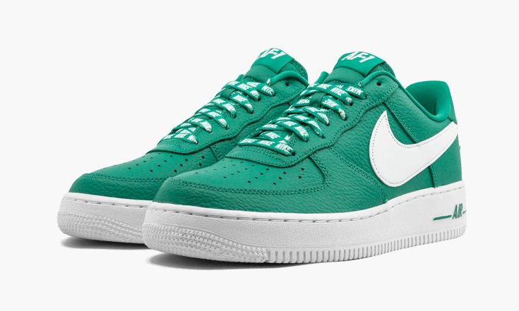 Nike is instantly recognisable from the trademarked 'swoosh', the label is continuously innovating within the collection alongside the classic pieces. These neptune green and white leather Air Force 1 '07 LV8 sneakers are a fun staple piece from the SS19 collection and feature a round toe, a lace-up front fastening, a logo patch at the tongue, a signature Nike swoosh and a signature Nike Air sole. These styles are supplied by a premium sneaker and street wear marketplace. Stocking only the most Green Custom Sneakers With Boost Midsole For Streetwear, Sporty Green Custom Sneakers For Streetwear, Green Leather Custom Sneakers For Streetwear, Green Leather Nike Air Force 1 Sporty Shoes, Green Leather Nike Air Force 1 With Round Toe, Urban Green Custom Sneakers With Gum Sole, Green Gum Sole Sneakers For Streetwear, Urban Style Green Custom Sneakers With Gum Sole, Green Sneakers With Gum Sole For Streetwear