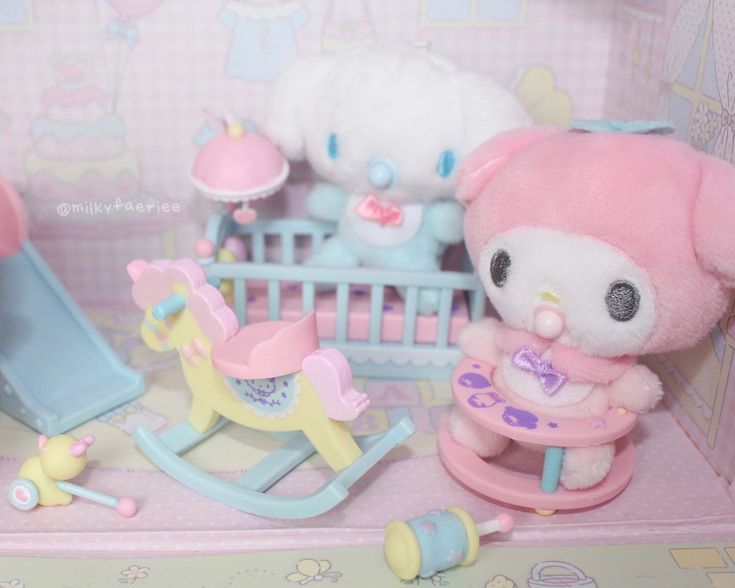 there is a hello kitty doll and other toys in the room with it's accessories