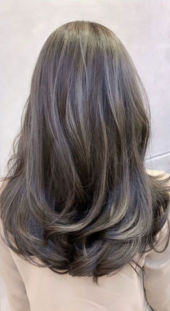 Cute Medium & long Layered Haircuts & Hairstyles 1 - Fab Mood | Wedding Colours, Wedding Themes, Wedding colour palettes Chandelier Haircut, Medium Length Hair With Layers Unstyled, Chandelier Layers Haircut, Drawing Female Reference, Hair Peg, Medium Long Layered Haircuts, Elegant Haircut, Layers Hairstyles, Haircuts Layered