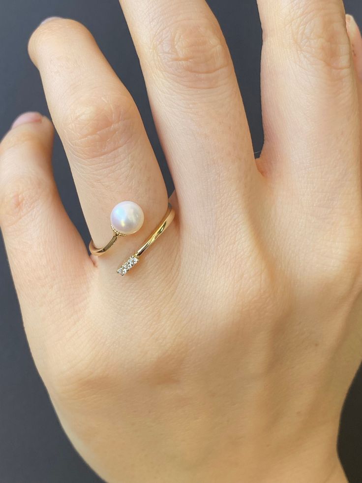 Toe Ring Designs, Jewelry Necklace Simple, Breastmilk Jewelry, Pearl Rings, Spiral Ring, Swirl Ring, Rings Fashion, Thumb Ring, Necklace Simple