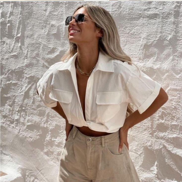 New With Tags Bloggers Favorite! Color: Off White Marrakech Outfit, Look Con Short, Look Short, Zara Crop Top, Zara White, Lightweight Shorts, Tres Chic, Crop Blouse, Crop Shirt