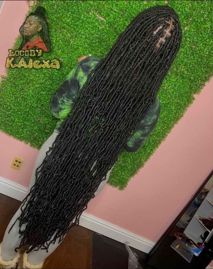 Long Black Soft Locs, Soft Knotless Braids, 30 Inch Soft Locs Hairstyles, Extra Long Faux Locs, Knee Length Faux Locs, 36 Inch Locs, Butterfly Locs Hairstyles For Women, Knotless Butterfly Locs, Long Fox Locs Hairstyles