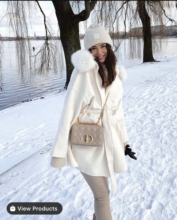 Milena Karl, Beige Winter Coat, Snow Clothes, White Winter Coat, New York Outfits, Winter Travel Outfit, Classy Winter Outfits, Love Winter, Winter Fashion Outfits Casual