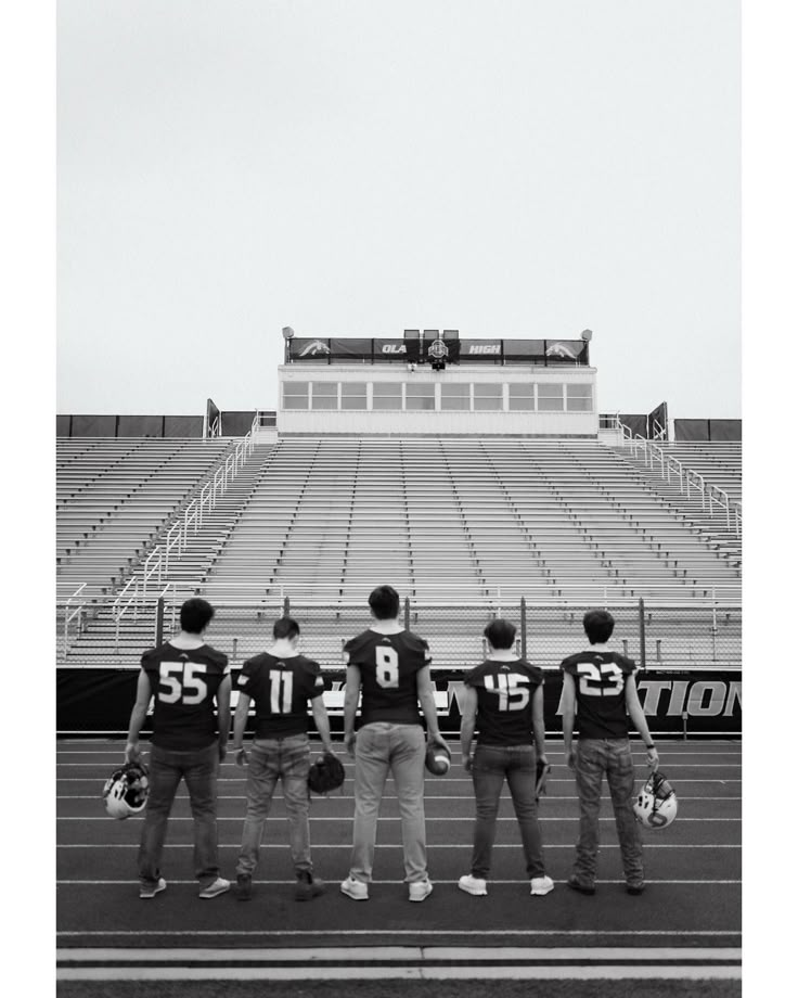 SENIORS SENIORS SENIORS 🏈 Great day taking senior pictures for these guys!!! They all turned out so good - i wish I could post them all! #gaphotographer #seniorportraits #photographer #football #photography #weddingphotographer #gaweddingphotographer Senior Football Group Picture Ideas, Football Group Pictures, Group Football Pictures Photo Ideas, Senior Pictures With Siblings, Senior Mom Football Pictures, Senior Picture Ideas With Parents, Football Picture Ideas, Senior Football Pictures, Senior Football Photography