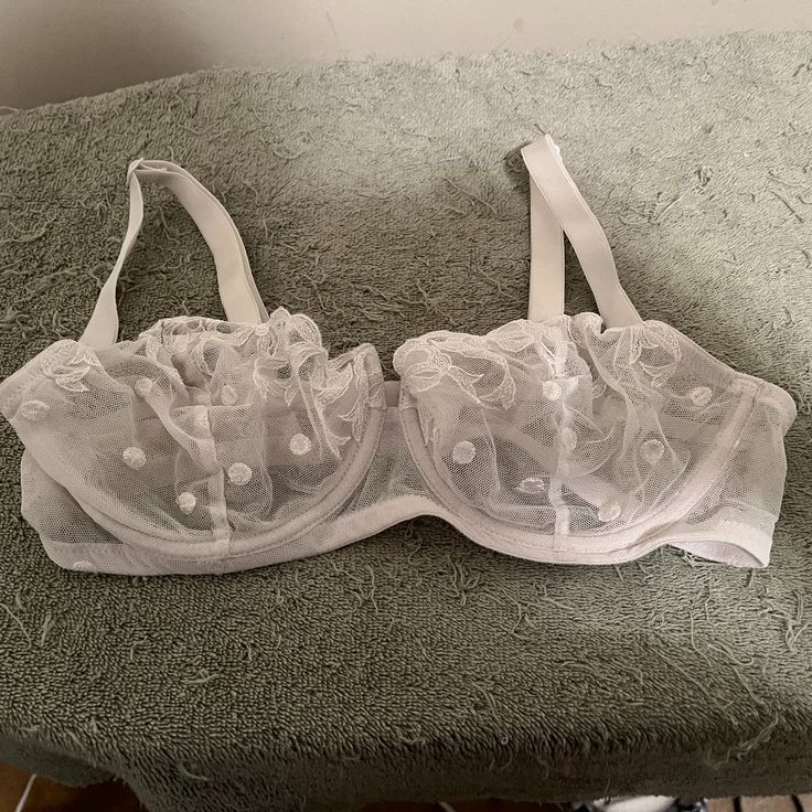 Victoria's Secret Bra Size 34d. This Bra Has Never Been Worn. White Sheer Bra For Party, Spring Sheer Fitted Bra, Sheer White Party Bra, Feminine Fitted Victoria's Secret Bra, Feminine Victoria's Secret Wedding Bra, White Sheer Party Bra, Fitted Feminine Sheer Bra, Fitted Feminine Victoria's Secret Bra, Victoria's Secret Fitted Summer Bra