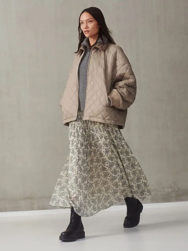 Lookbook | UNIQLO : C 2023 Fall/Winter Collection | UNIQLO Uniqlo Fall Outfit, Uniqlo Women Outfit Winter, Uniqlo Skirt Outfit, Uniqlo Outfit Ideas, Uniqlo Looks, Uniqlo Lookbook, Uniqlo Skirt, Uniqlo Women Outfit, Uniqlo Outfit