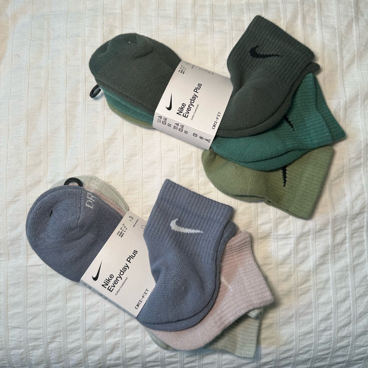 Bundle Of 2 Nwt Nike Dri-Fit Ankle Socks Selling As Bundle Only. One Is In A Beautiful Green Colorway And The Other Is A Mix Of Blue, Lilac, And Green Pastels. Cotton Cushioned. Outfits With Nike Socks, Nike Ankle Socks, Daniel Karate Kid, Lilac And Green, Winter Arc, Wishlist 2024, Nike Socks, Blue Lilac, Nike Accessories