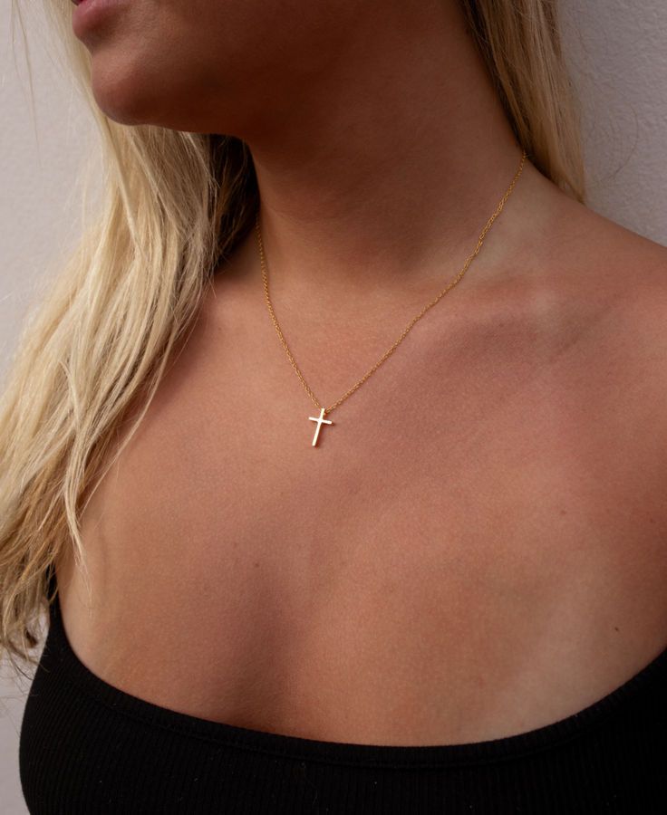 Cross Necklace Simple, Dainty Cross Necklace, Cross Necklace Women, Meaningful Design, Gold Cross Necklace, Holy Cross, Dainty Chain, Elegant Necklace, Jewelry Lookbook