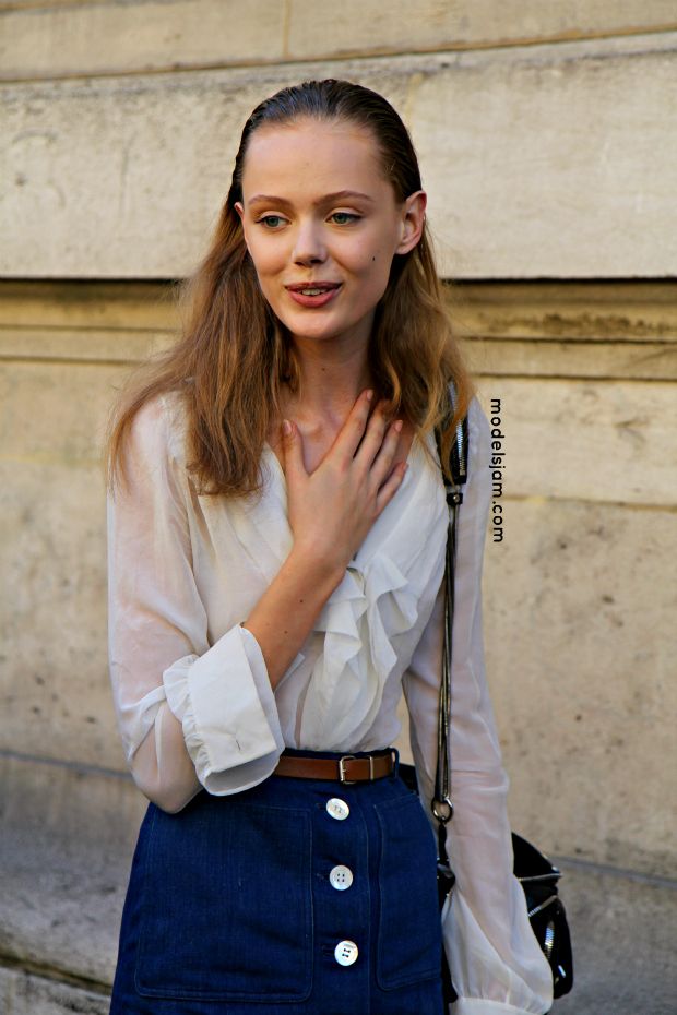 MODELS JAM: frida gustavsson Frida Gustavsson Style, Frida Gustavsson, Model Face, Blue Skirt, Fashion Model, Fashion Models, Pretty People, Denim Skirt, Insurance