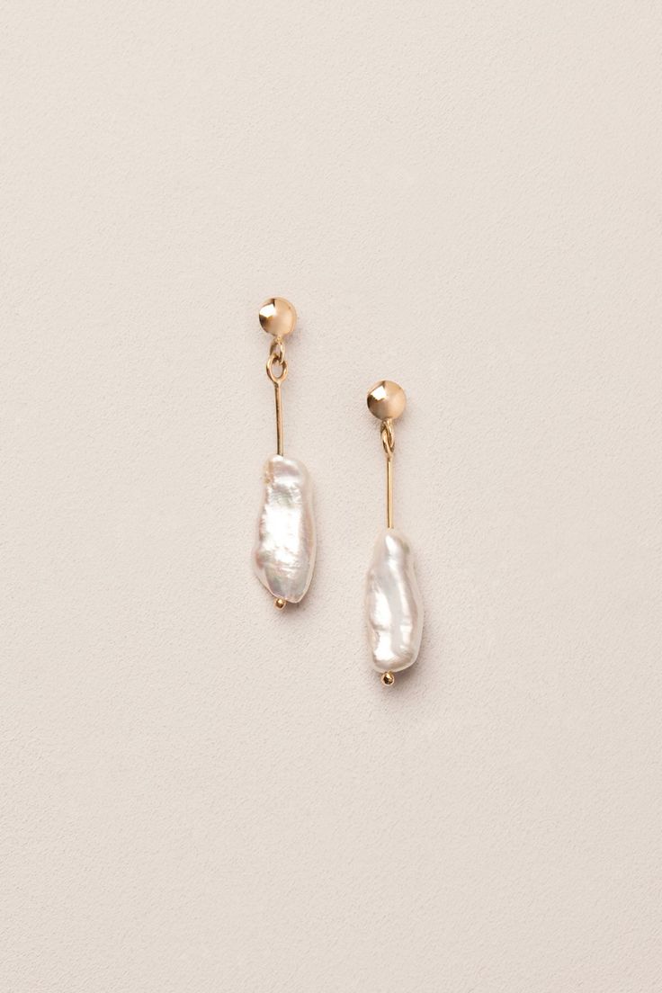 Pearl Earrings Designs, Jewellery Sketches, Jewelry Photography, 인물 사진, Girly Jewelry, Jewelry Business, Dream Jewelry, Jewelry Inspo, Diy Earrings