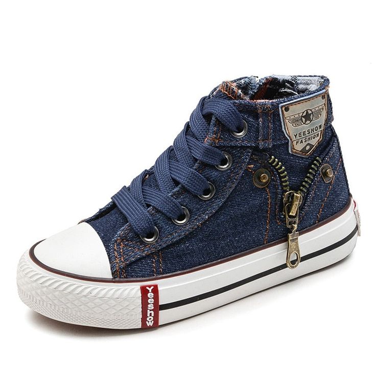 Step up your kids' style game with our chic high-top denim sneakers! Crafted from durable canvas, these lace-up wonders combine fashion and comfort effortlessly. Elevate any outfit with their rugged charm and enjoy a snug fit that keeps you going all day. Perfect for casual outings or urban adventures, these high-top denim sneakers are a must-have statement piece! All Star Cano Alto, Boys School Shoes, Sneakers Comfortable, Denim Sneakers, Jeans Claro, Estilo Country, Kids Canvas, Spring Boots, Children Shoes