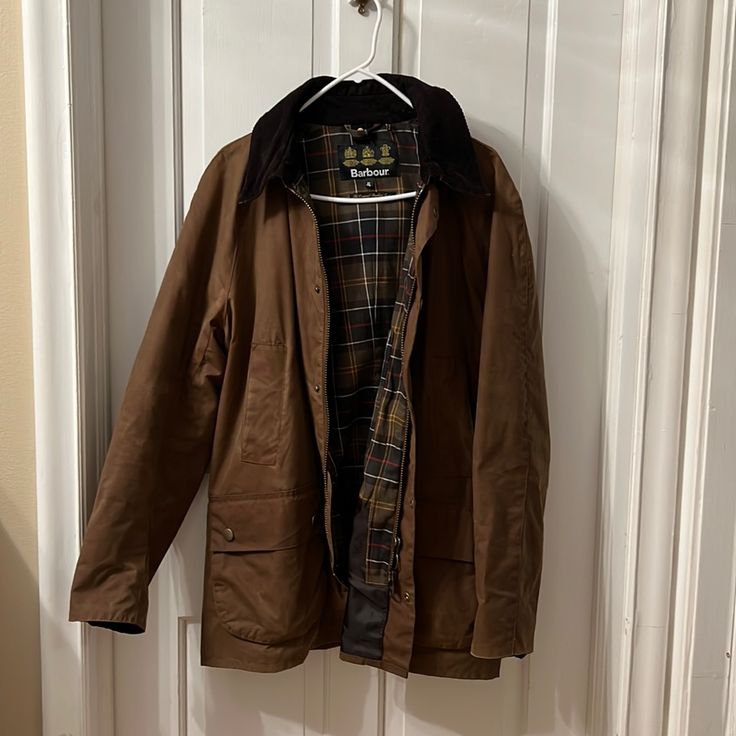 Barbour Ashby Waxed Jacket In Xl. This Jacket Is Basically Brand New, Only Worn Once Or Twice! Matching Snap On Barbour Hood Is Included! Barbour Jacket Women Outfit, Barbour Outfit, Valentina Core, Funky Fitz, Barber Jacket, Barbour Jacket Women, Barbour Coat, Barbour Ashby, Norwegian Fashion