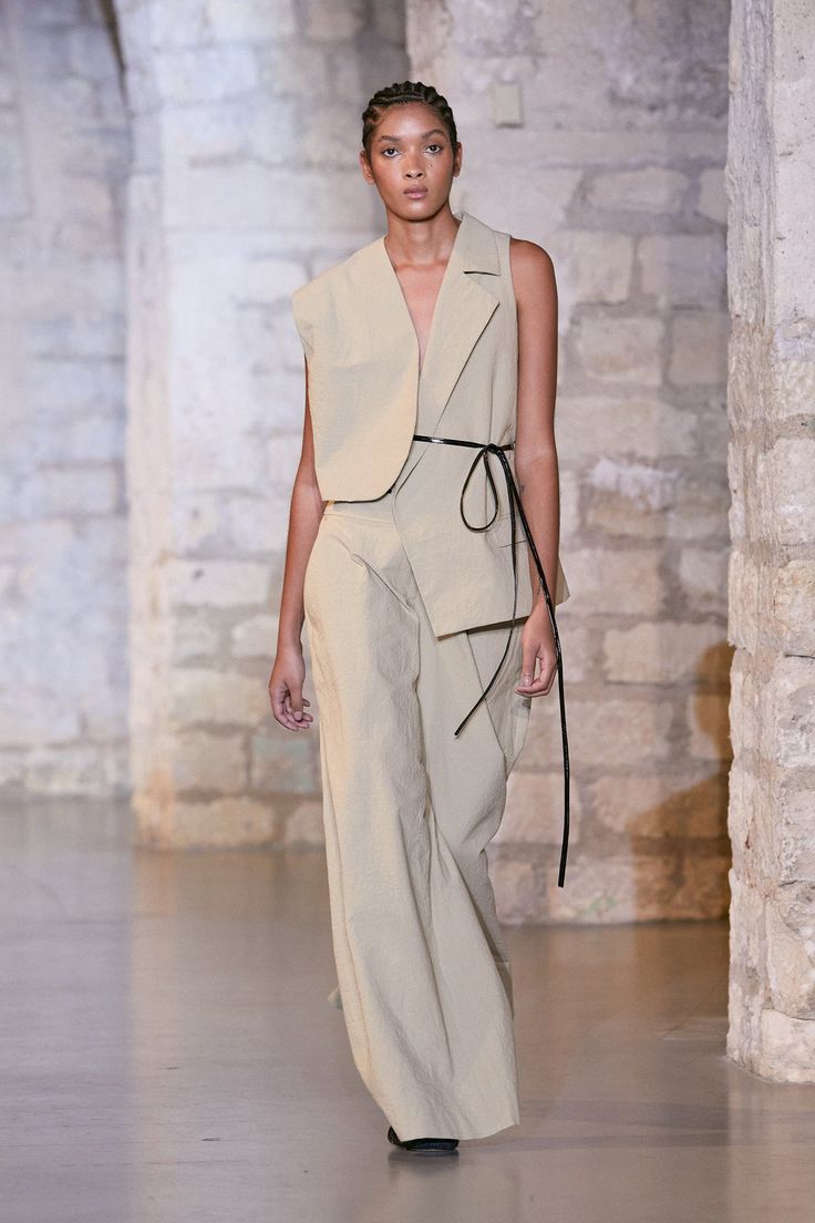 Summer Runway, Christopher Esber, Spring Summer 2024, Fashion Design Clothes, Summer Trends, Minimal Fashion, Primavera Estate, Summer 2024, Daily Fashion