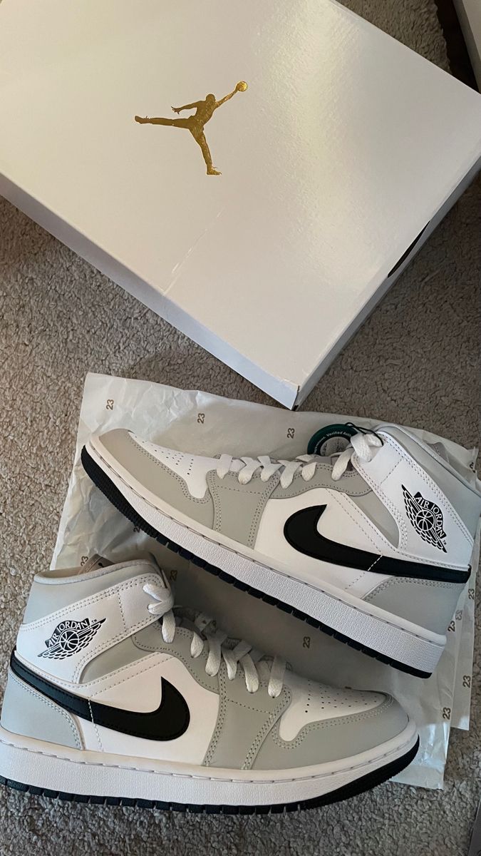 Air Jordan 1 Light Grey, Jordan 1 Smoked Grey Mid Outfit, Grey Nike High Tops, Nike Air Jordan 1 Smokey Grey, Smokey Grey Jordan 1, Jordan 1 Mid Light Grey, Jordan 1 Light Grey, Air Jordan 1 Gray, Gray Jordans