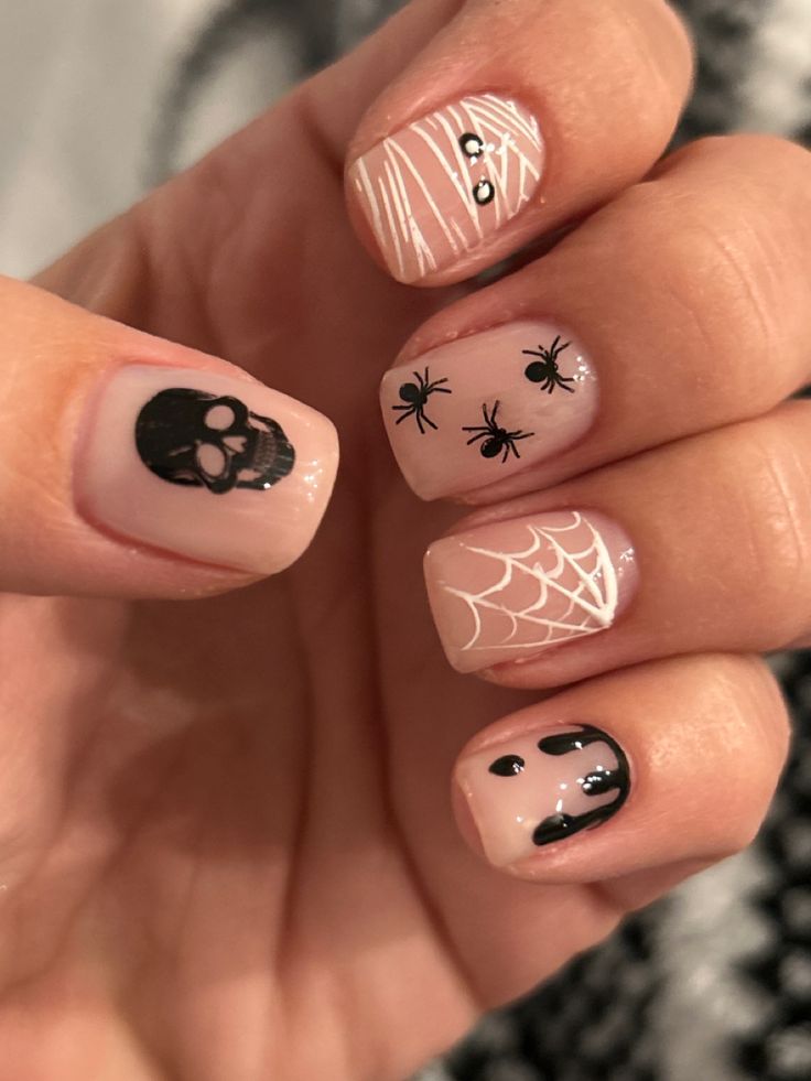 Spooky Short Nail Designs, Halloween Nails On Natural Nails, Easy Spooky Nail Art, Shellac Halloween Nails, Short Square Acrylic Nails Halloween, Halloween Nail Designs Short Square, Nude Halloween Nail Designs, Skull Nails Design, Short Nail Halloween Designs