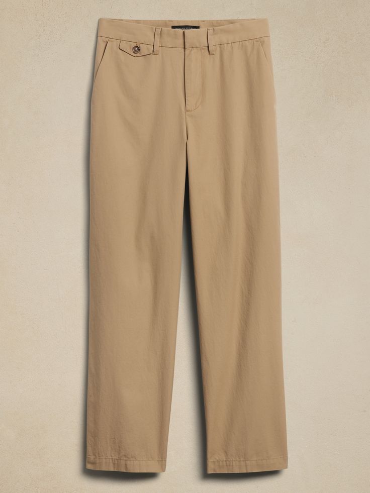 Effortlessly sophisticated with a relaxed silhouette and roll cuffs, this incredibly soft chino pant is designed to suit many tastes: size down for a higher rise and figure-hugging fit, or take your regular size for a slouchy, highly relaxed take on Chinos Pants, New Product, Banana Republic, Khaki Pants, Mid Rise, Straight Leg, Loose Fitting, High Rise, Coin