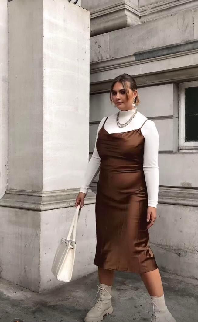 Slip Dress With Turtleneck Plus Size, Curvy Slip Dress Outfit, Modest Dresses Casual Plus Size, Midsize Fashion Winter Dressy, Old Money Outfits Chubby Girl, Midsize Slip Dress Outfit, Plus Size Slip Dress Outfit, Winter Outfits For Chubby Girls, Old Money Aesthetic Plus Size