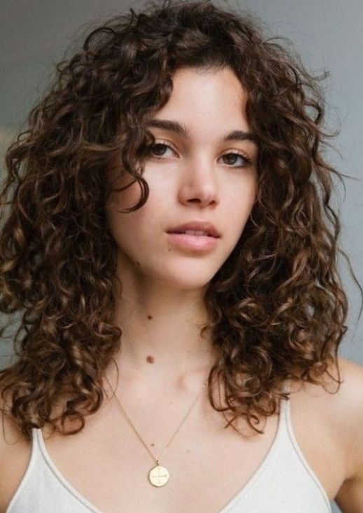 Hairstyles For Long Curly Hair, Head Quarters, Natural Curly Hair Cuts, Haircuts For Curly Hair, Hairstyles For Curly Hair, Curly Hair Inspiration, Chic Hairstyles, Curly Hair Tips, Curly Hair Cuts