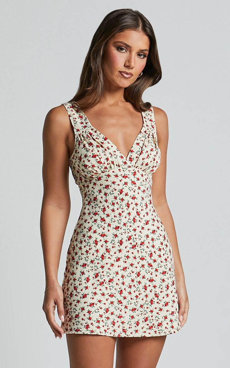 Amalea Mini Dress - Wide Strap Ruched Bust Dress in Red Floral Casual Red Dress, Outfits With Red, Ruched Bust Dress, Summer Dresses Aesthetic, Halter Dress Casual, Summer 2024 Fashion, Bust Dress, Casual Dresses Summer, Basic Black Dress