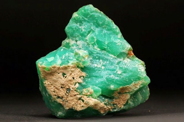 Wonderful Chrysoprase from Australia Dot Painting Tools, Pretty Rocks, Crystal Healing Stones, Mineral Stone, Minerals And Gemstones, Rocks And Gems, Raw Gemstones, Gems And Minerals, Stone Rocks